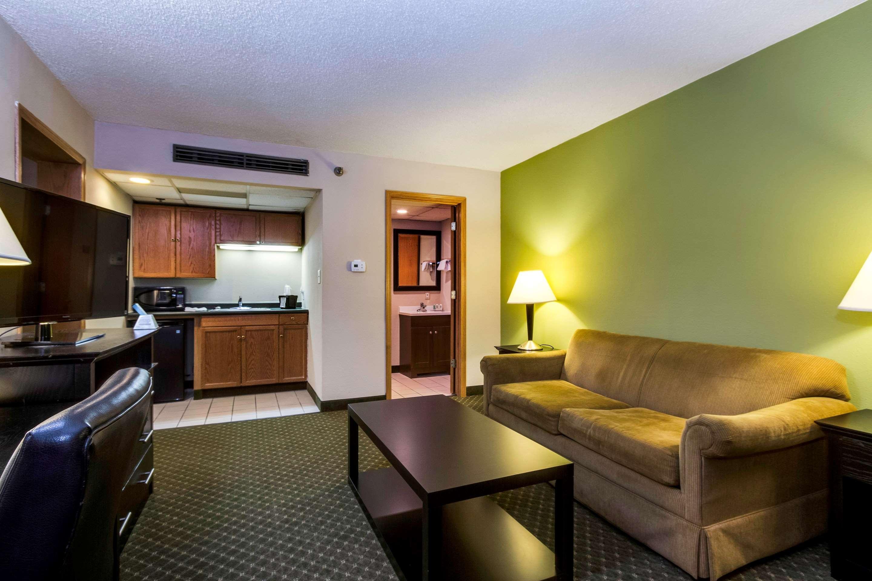 Quality Inn & Suites Moline - Quad Cities Dış mekan fotoğraf