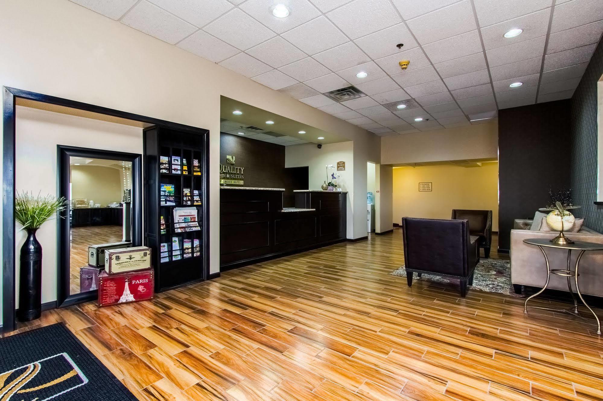 Quality Inn & Suites Moline - Quad Cities Dış mekan fotoğraf